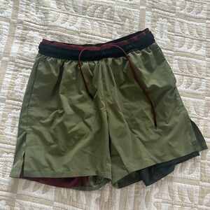 Chubbies Ultimate Training Shorts 5.5 Inch Olive Green